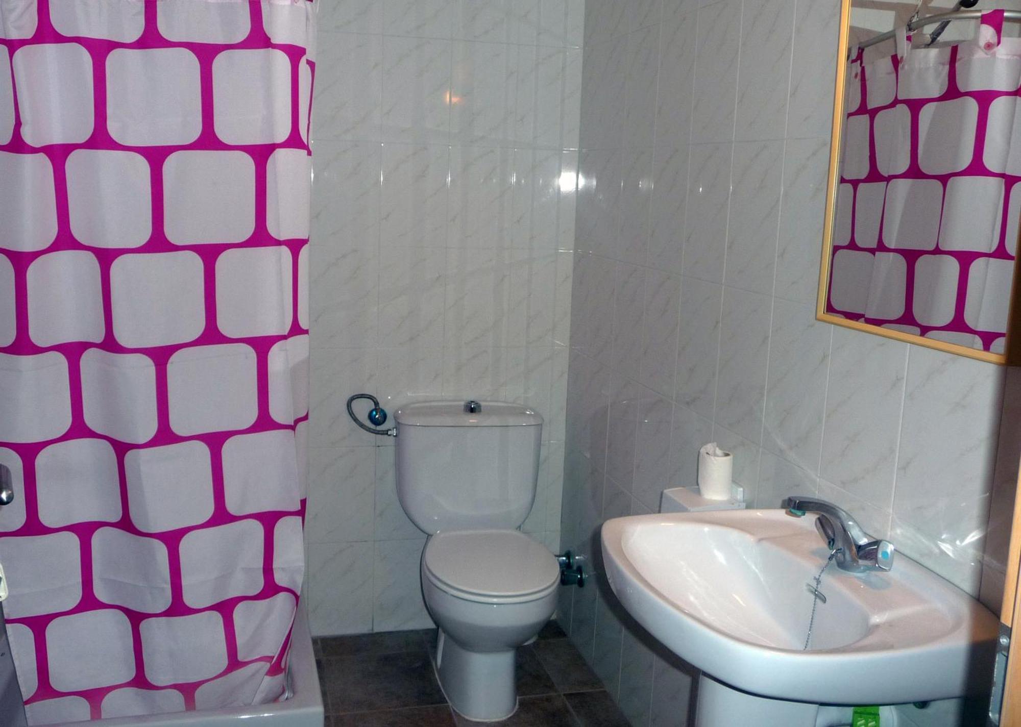 Hostal Yebisah 산타 에우랄리아 데 리오 객실 사진