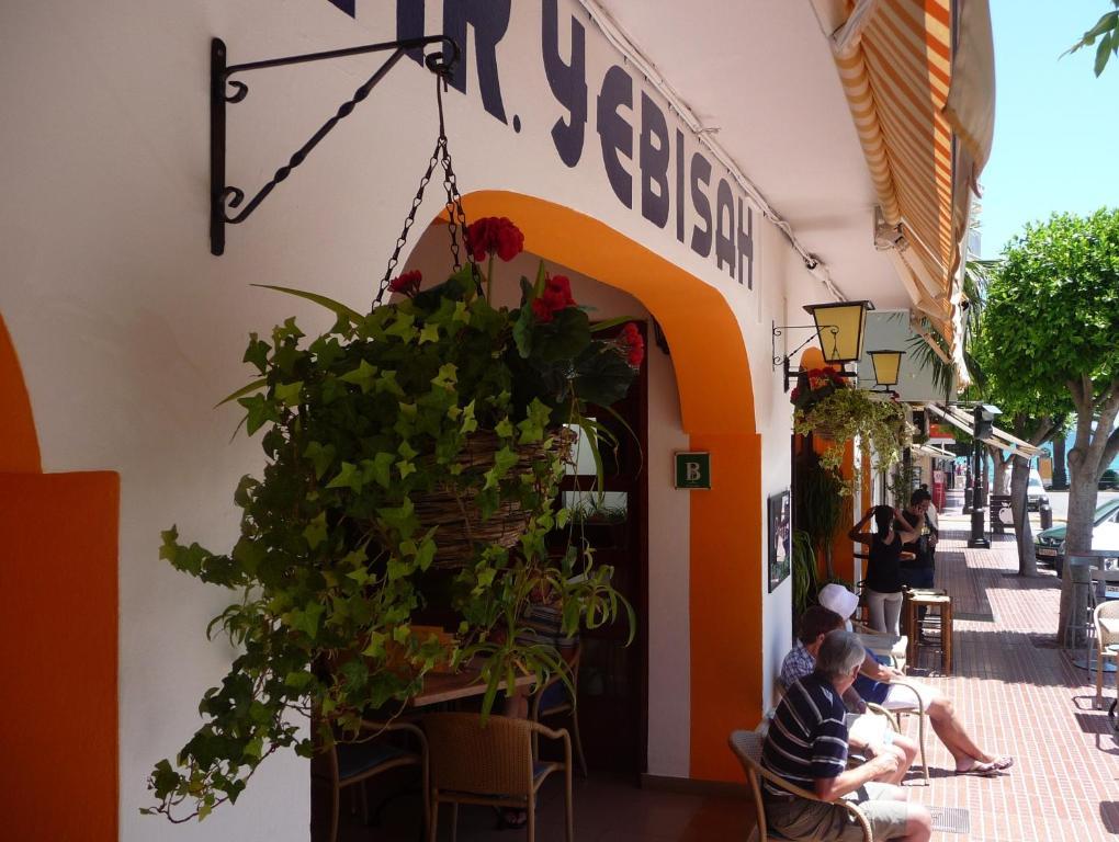 Hostal Yebisah 산타 에우랄리아 데 리오 외부 사진